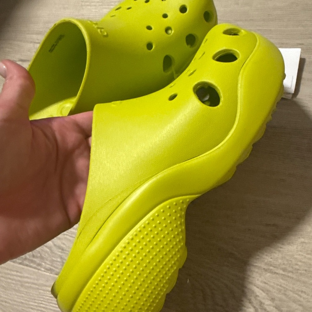 Crocs Aura Clogs Kiwi Green Color 2” Heel NWT Mens Size 6/Womens Size 8 - Picture 7 of 10